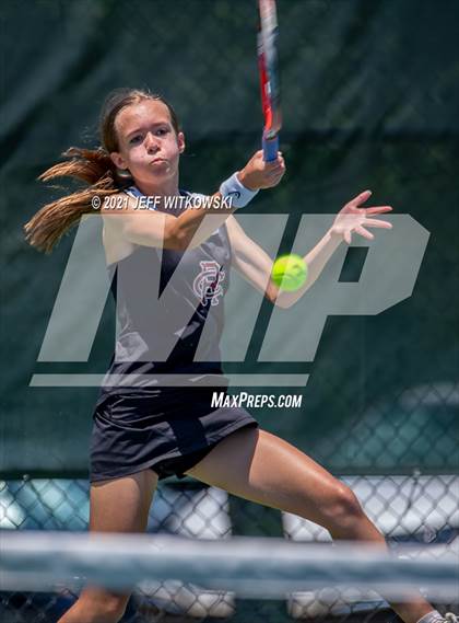 Thumbnail 1 in NCHSAA 3A Mid-East Regionals - Singles photogallery.