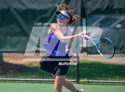 Thumbnail 1 in NCHSAA 3A Mid-East Regionals - Singles photogallery.
