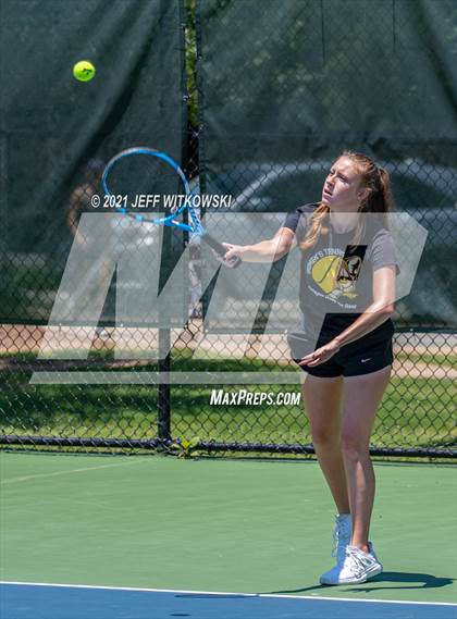 Thumbnail 2 in NCHSAA 3A Mid-East Regionals - Singles photogallery.
