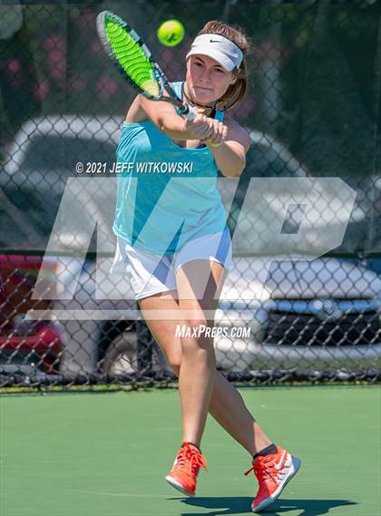 Thumbnail 3 in NCHSAA 3A Mid-East Regionals - Singles photogallery.