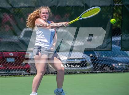 Thumbnail 1 in NCHSAA 3A Mid-East Regionals - Singles photogallery.