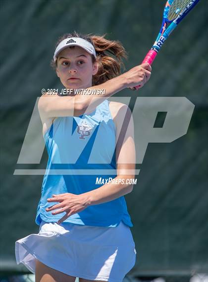 Thumbnail 3 in NCHSAA 3A Mid-East Regionals - Singles photogallery.
