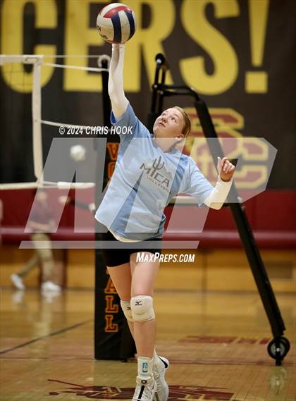 Thumbnail 1 in Mica Mountain @ Salpointe Catholic photogallery.