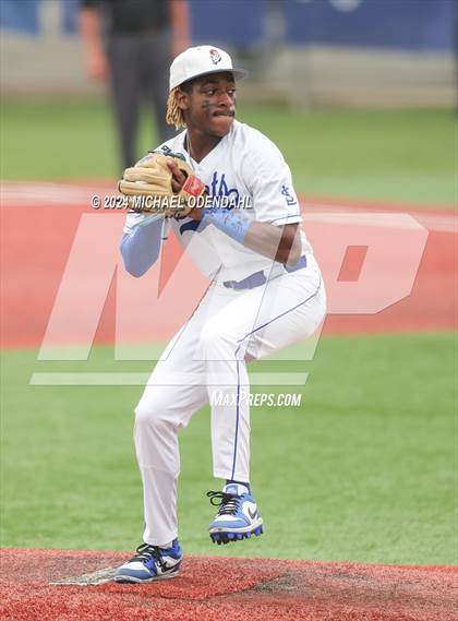 Thumbnail 3 in St. Louis Catholic vs. St. Thomas More (LHSAA Division II Select Semifinal) photogallery.