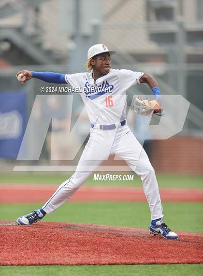 Thumbnail 2 in St. Louis Catholic vs. St. Thomas More (LHSAA Division II Select Semifinal) photogallery.