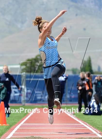 Thumbnail 2 in NIAA Northern Nevada D1 Regional Qualifying Meet photogallery.