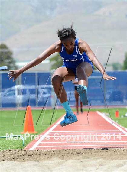 Thumbnail 1 in NIAA Northern Nevada D1 Regional Qualifying Meet photogallery.