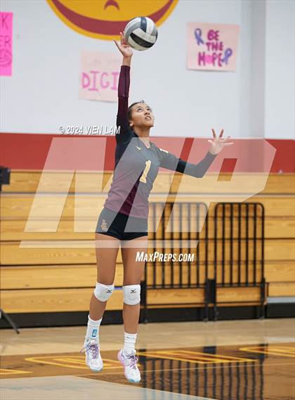 Thumbnail 3 in Las Lomas @ Northgate photogallery.