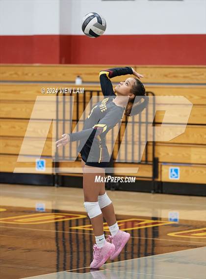 Thumbnail 3 in Las Lomas @ Northgate photogallery.