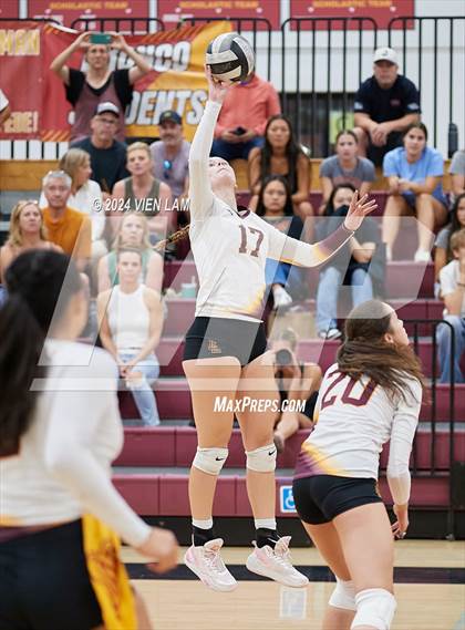 Thumbnail 1 in Las Lomas @ Northgate photogallery.