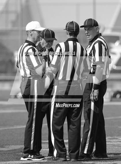 Thumbnail 1 in JV: Point Loma vs Ramona photogallery.