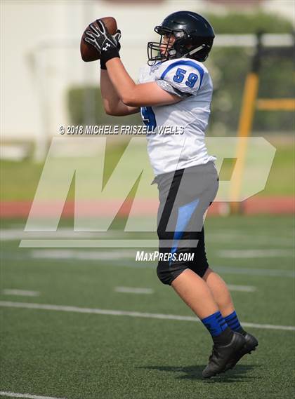 Thumbnail 2 in JV: Point Loma vs Ramona photogallery.