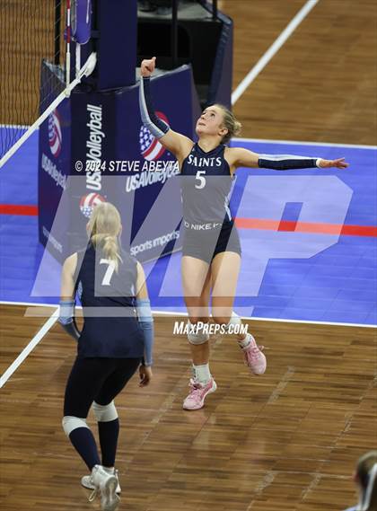 Thumbnail 3 in Rye vs. Vail Christian (CHSAA 2A 1st Round) photogallery.