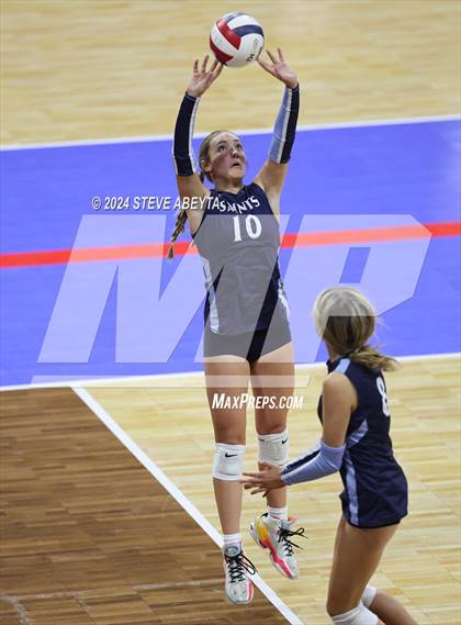 Thumbnail 3 in Rye vs. Vail Christian (CHSAA 2A 1st Round) photogallery.
