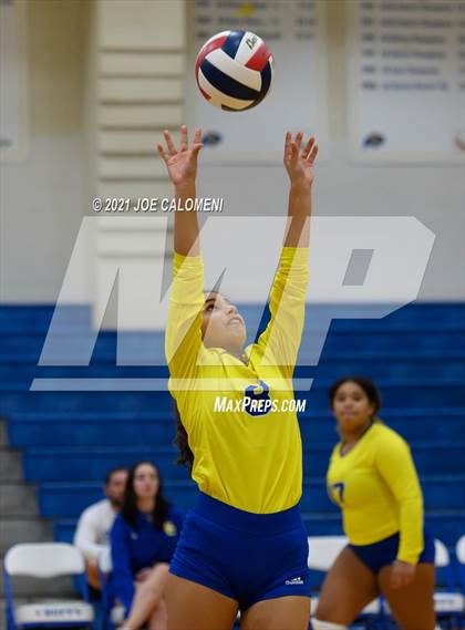 Thumbnail 3 in Smithson Valley @ Clemens photogallery.