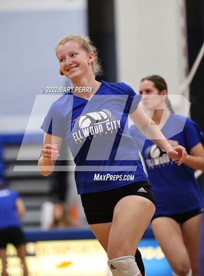 Thumbnail 1 in Riverside vs Lincoln photogallery.