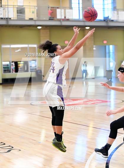 Thumbnail 3 in Fremont vs. Mesa (Nike Tournament of Champions) photogallery.