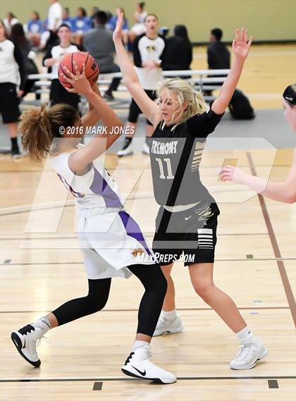 Thumbnail 2 in Fremont vs. Mesa (Nike Tournament of Champions) photogallery.