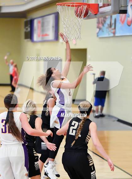 Thumbnail 1 in Fremont vs. Mesa (Nike Tournament of Champions) photogallery.