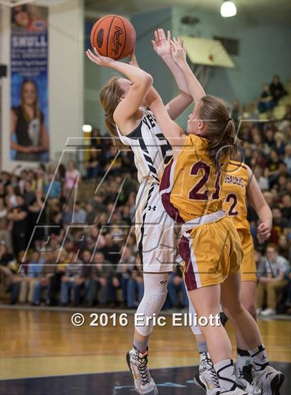 Thumbnail 1 in Elk County Catholic vs Keystone (PIAA District IX A Final) photogallery.