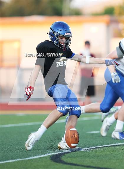 Thumbnail 3 in Lincoln vs Woodcreek (Scrimmage) photogallery.