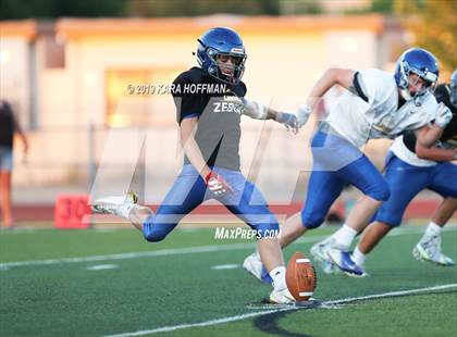 Thumbnail 2 in Lincoln vs Woodcreek (Scrimmage) photogallery.