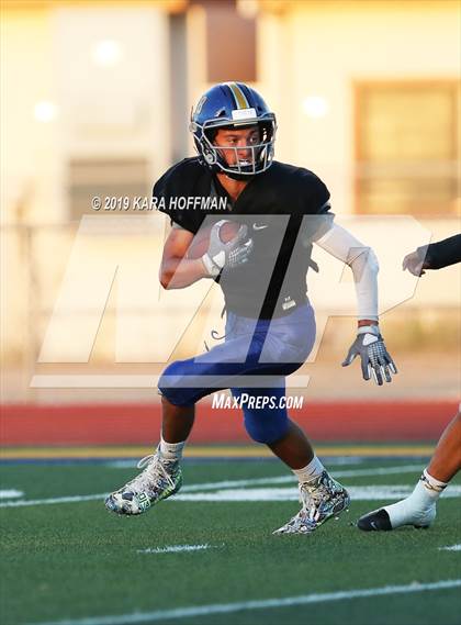 Thumbnail 1 in Lincoln vs Woodcreek (Scrimmage) photogallery.