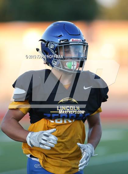 Thumbnail 3 in Lincoln vs Woodcreek (Scrimmage) photogallery.