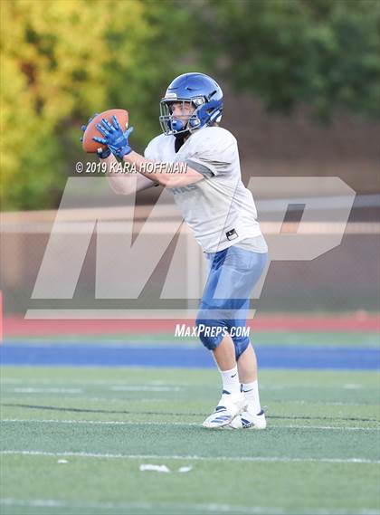 Thumbnail 2 in Lincoln vs Woodcreek (Scrimmage) photogallery.