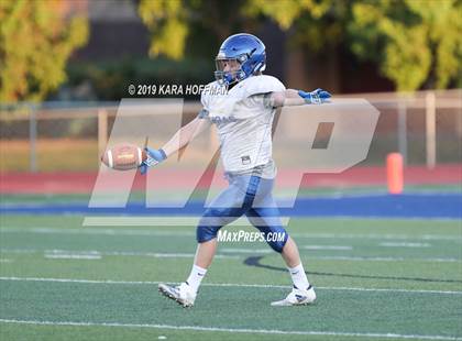 Thumbnail 3 in Lincoln vs Woodcreek (Scrimmage) photogallery.