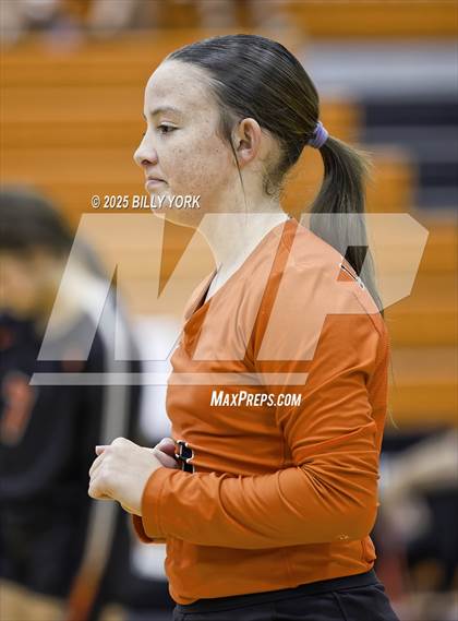 Thumbnail 2 in JV: Grand Saline vs Mineola photogallery.