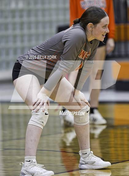 Thumbnail 1 in JV: Grand Saline vs Mineola photogallery.