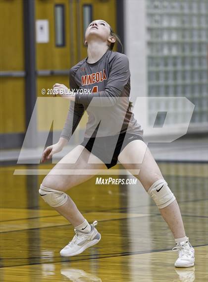 Thumbnail 2 in JV: Grand Saline vs Mineola photogallery.