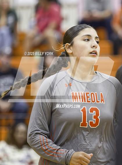 Thumbnail 3 in JV: Grand Saline vs Mineola photogallery.