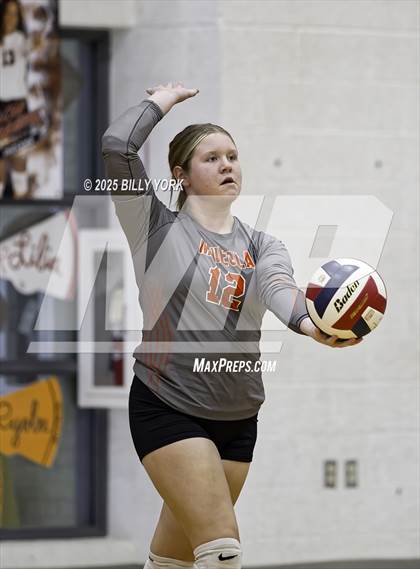 Thumbnail 1 in JV: Grand Saline vs Mineola photogallery.