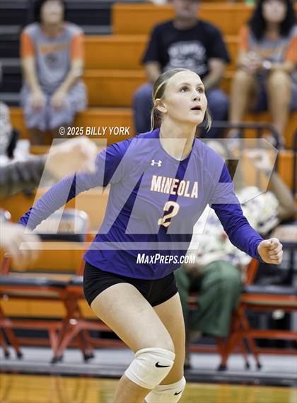 Thumbnail 2 in JV: Grand Saline vs Mineola photogallery.