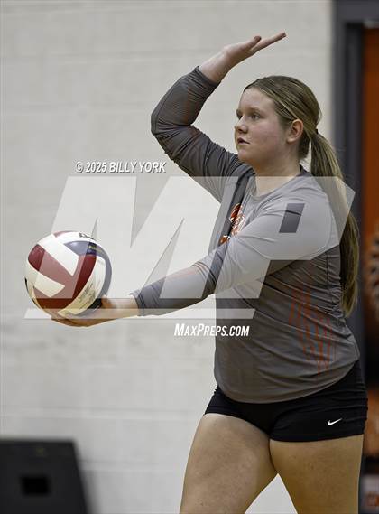 Thumbnail 3 in JV: Grand Saline vs Mineola photogallery.