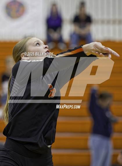 Thumbnail 1 in JV: Grand Saline vs Mineola photogallery.