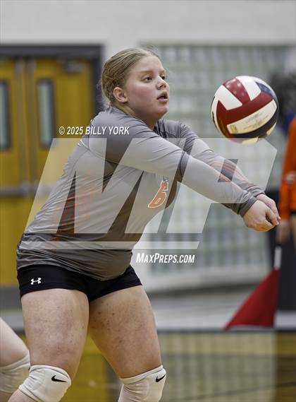 Thumbnail 3 in JV: Grand Saline vs Mineola photogallery.