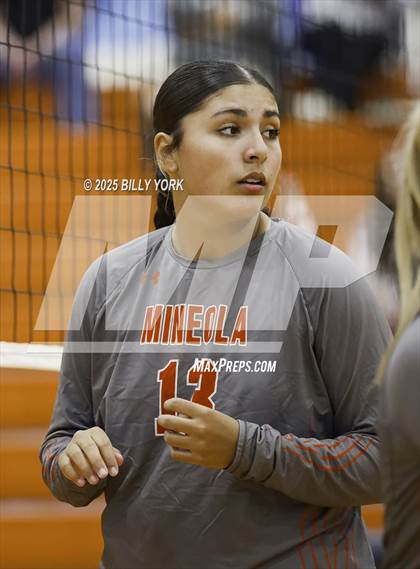 Thumbnail 2 in JV: Grand Saline vs Mineola photogallery.