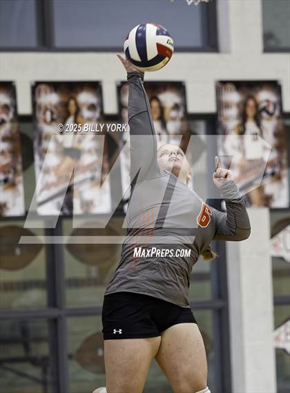 Thumbnail 2 in JV: Grand Saline vs Mineola photogallery.