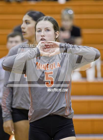 Thumbnail 3 in JV: Grand Saline vs Mineola photogallery.