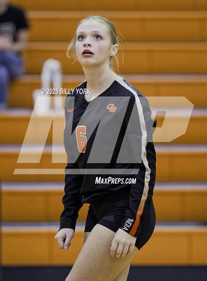 Thumbnail 2 in JV: Grand Saline vs Mineola photogallery.