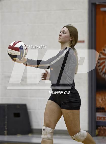 Thumbnail 1 in JV: Grand Saline vs Mineola photogallery.