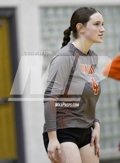Thumbnail 2 in JV: Grand Saline vs Mineola photogallery.