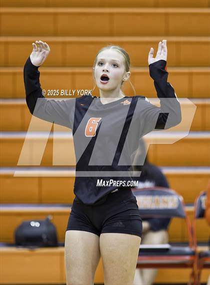 Thumbnail 3 in JV: Grand Saline vs Mineola photogallery.