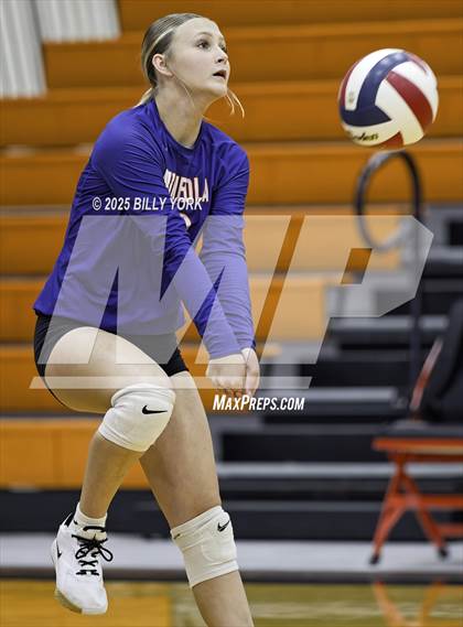 Thumbnail 1 in JV: Grand Saline vs Mineola photogallery.