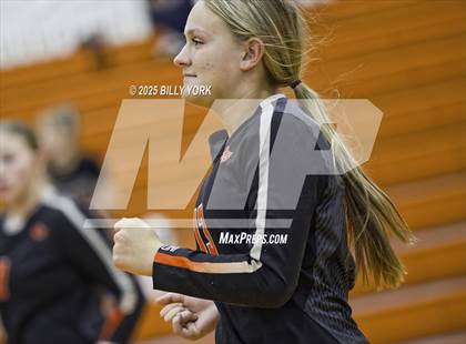Thumbnail 3 in JV: Grand Saline vs Mineola photogallery.