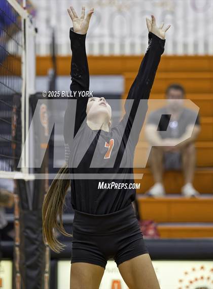 Thumbnail 1 in JV: Grand Saline vs Mineola photogallery.