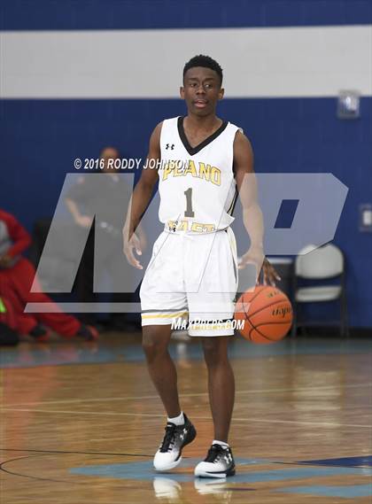 Thumbnail 1 in Fort Bend Hightower vs. Plano East (McDonald's Texas Invitational) photogallery.